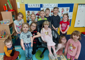 Wspólne zdjecie wszystkich dzieci.