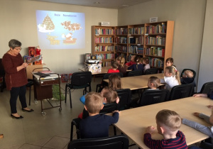 Oglądamy prezentację multimedialną.