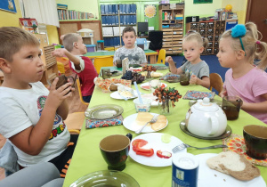Śniadanie dobiega końca.
