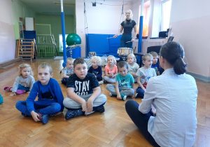 Rozwiązujemy zagadki muzyczne.