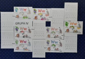 Karty pracy z literą "W", gdzie dzieci kolorowały ilustracje zaczynające się właśnie tą głoską. Karty pracy z ćwiczeniami grafomotorycznymi - rysowanie po śladzie.