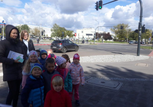 Grupa na skrzyżowaniu.
