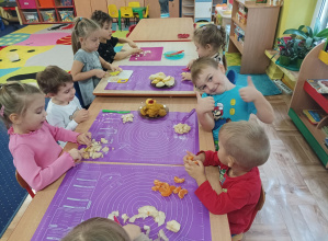 Zajęcia kulinarne- sałatka owocowa.