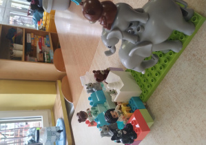 budowla z klocków Lego Duplo