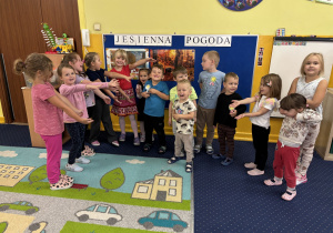 Wspólne zdjęcie wszystkich dzieci.
