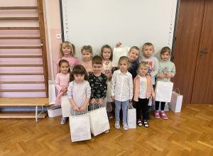 Rozstrzygnięcie konkursu plastycznego "Razem z mamą, razem z tatą"