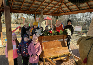 wizyta dzieci w krainie Świętego Mikołaja