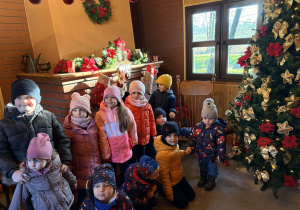 wizyta dzieci w krainie Świętego Mikołaja