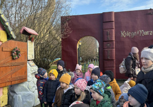 wizyta dzieci w krainie Świętego Mikołaja