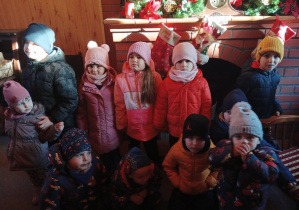 wizyta dzieci w krainie Świętego Mikołaja