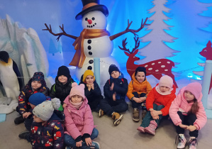 wizyta dzieci w krainie Świętego Mikołaja