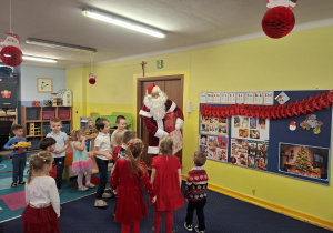 wizyta Mikołaja u dzieci z grupy1