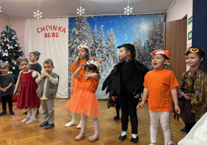 Kaj i Gerda wraz ze zwierzątkami.