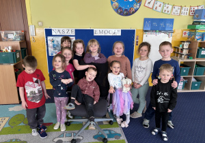 Wspólne zdjęcie wszystkich dzieci.