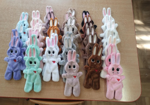 kolorowe króliki z materiału