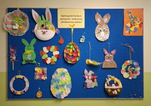 Wszystkie prace plastyczno - techniczne wiszące na tablicy.