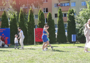 Zabawy przy muzyce.