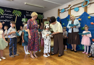 Wręczenie dyplomów dla dzieci odchodzących z przedszkola.