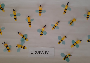 Pszczoły wykonane z kolorowego papieru.