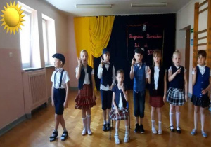 Dzieci z grupy III śpiewają o naszym mieście Łodzi.